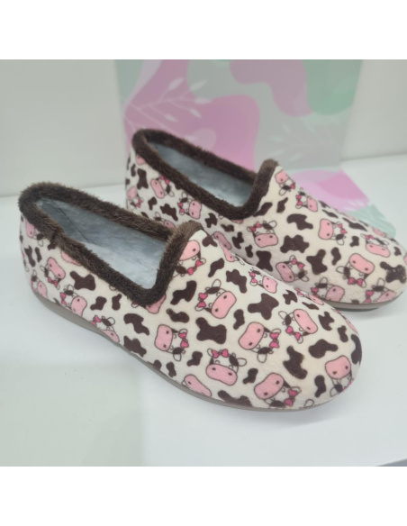 Zapatilla Cerrada Vaquitas De Valverde Mod 6085
