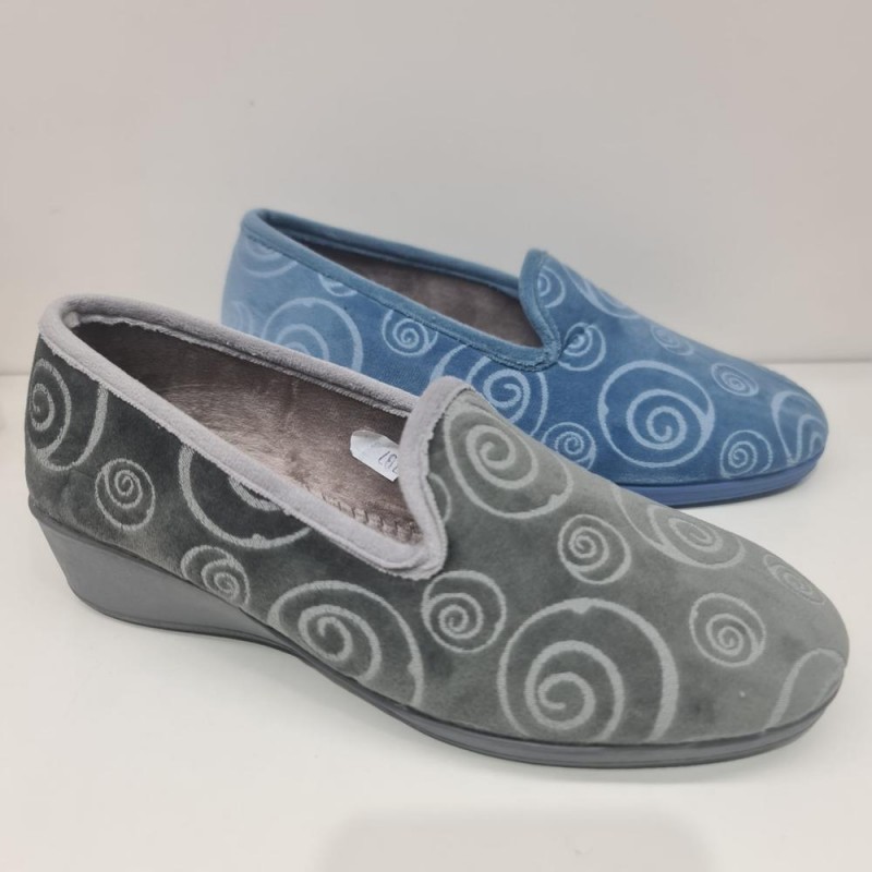 Zapatilla Círculos Cerrada Casa Dona 070